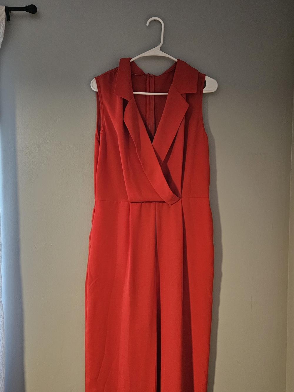 Tailored Red Sleeveless V-Neck Jumpsuit - Picture 4 of 6